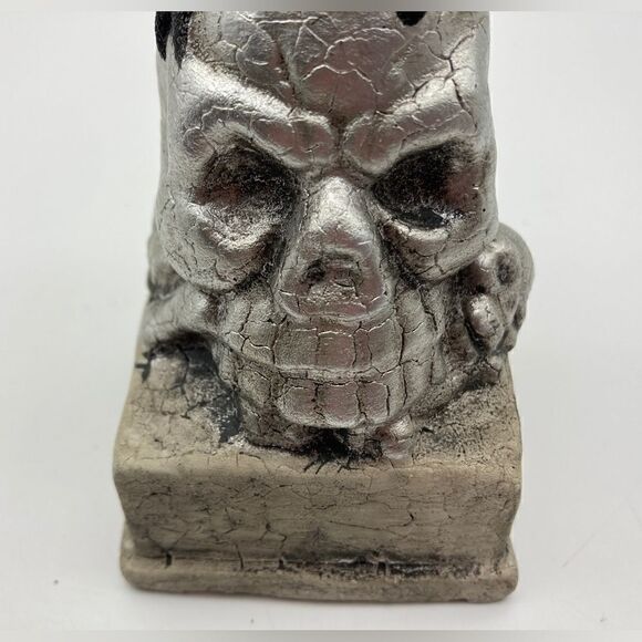 Greenbrier Halloween Black Glitter Raven Crow Bird on Silver Skull Statue - Picture 6 of 9